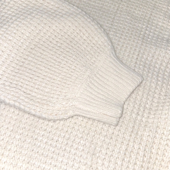 By Egreis SweatColor: Cream, 100% Acrylic Scoop CUT-OUT Neck, Size M - Picture 6 of 11